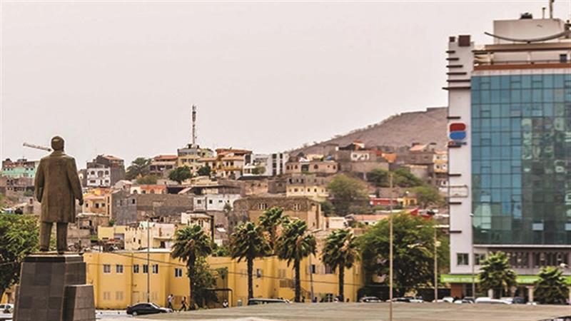 Orçamento rectificativo de Cabo Verde sobe défice para 13,7%