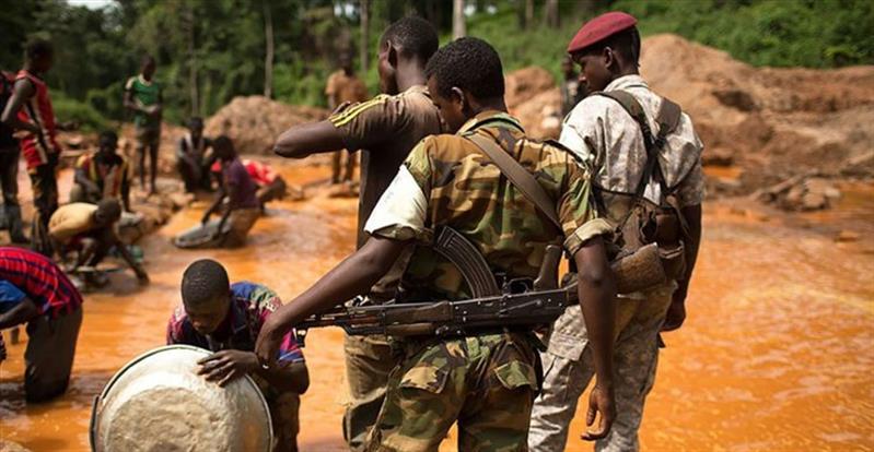 RDC apela a embargo total às exportações de minerais do Ruanda