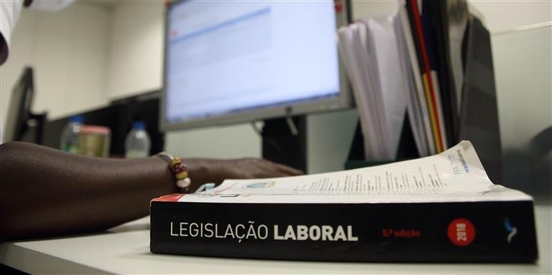 Prescrição de créditos em direito laboral