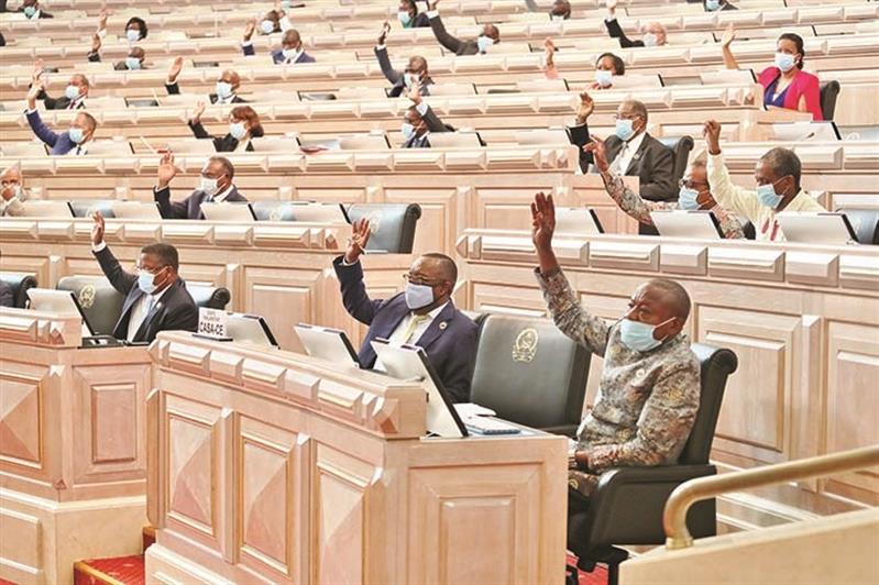 Independência política e operacional do BNA chega ao parlamento