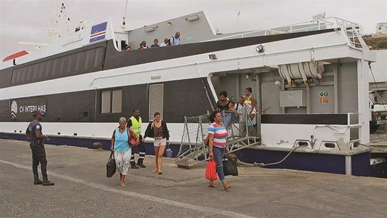Movimento de passageiros nos portos de Cabo Verde desce 20%