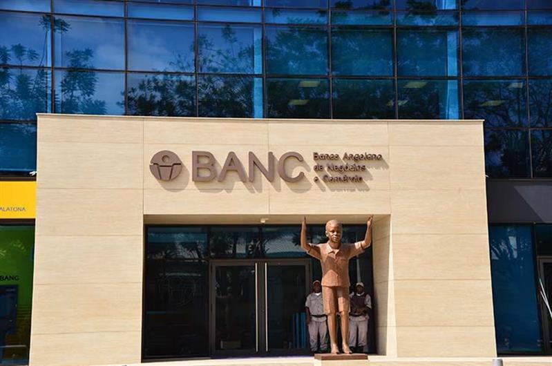 Gestores  do ex-BANC condenados a "pagar" falência do banco com meios próprios 