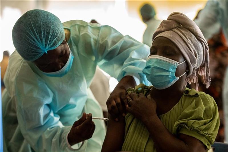 Ministério da Saúde criou mais quatro postos de vacinação em Luanda 