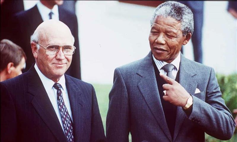Morreu o homem que passou o poder a Nelson Mandela depois das primeiras eleições multirraciais do pós-apartheid
