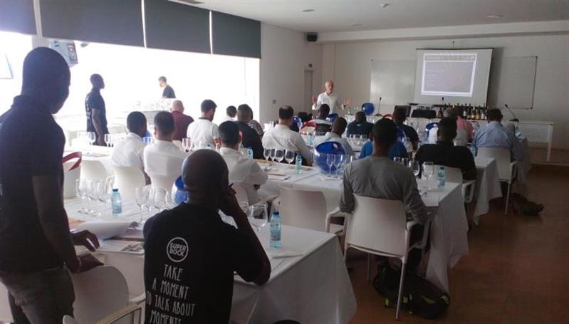 Profissionais Horeca recebem formação sobre vinhos portugueses em Luanda