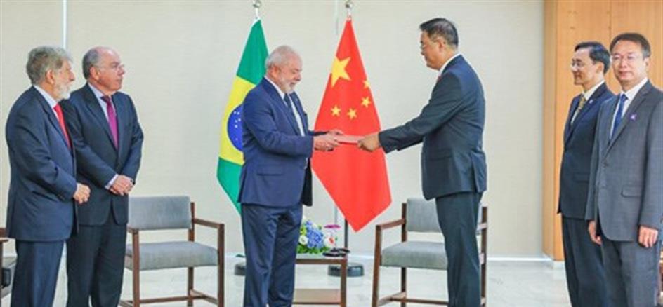 Brasil e China avançam em acordo para comércio sem uso do dólar dos Estados Unidos