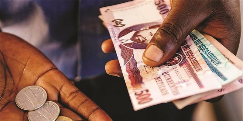 Com receitas fiscais abaixo do esperado, Moçambique tem de cortar mais na massa salarial