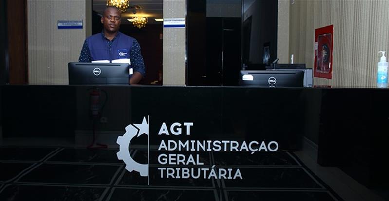 AGT assume processo e entrega credenciais a despachantes