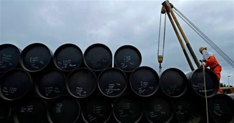Exportação de petróleo afunda 44% para 31,4 mil milhões USD em 10 anos
