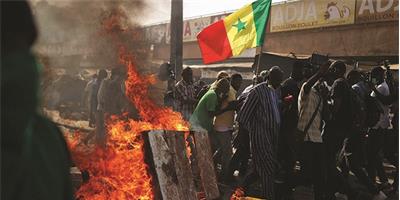 Senegal acentua instabilidade na África Ocidental ao adiar eleições