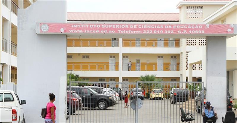 Órgão de gestão do ISCED-Luanda destituído pela ministra da tutela
