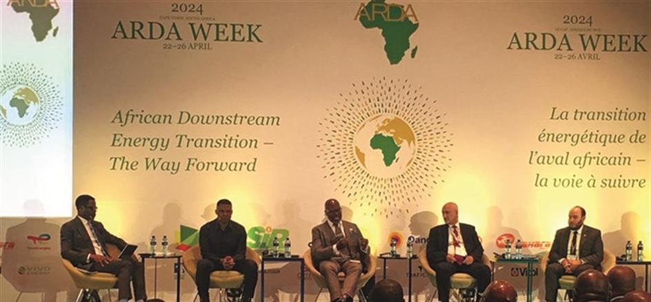 África precisa de 9,3 mil milhões USD para expandir rede de transporte de combustíveis