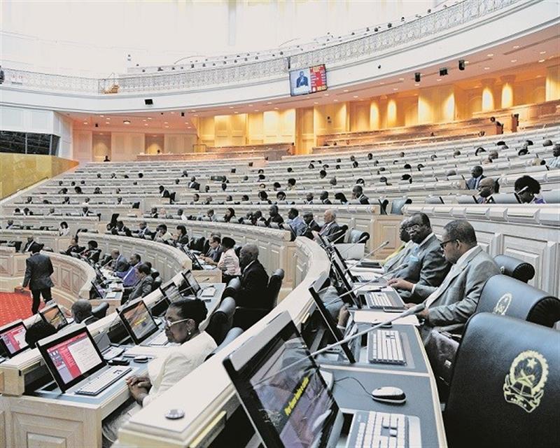 Oposição quer autárquicas para 2018 mas MPLA volta a chumbar proposta