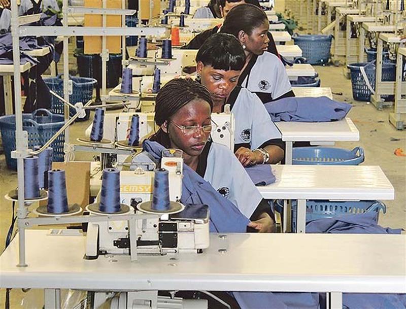 Ministério da Indústria rompe contratos com empresas têxteis