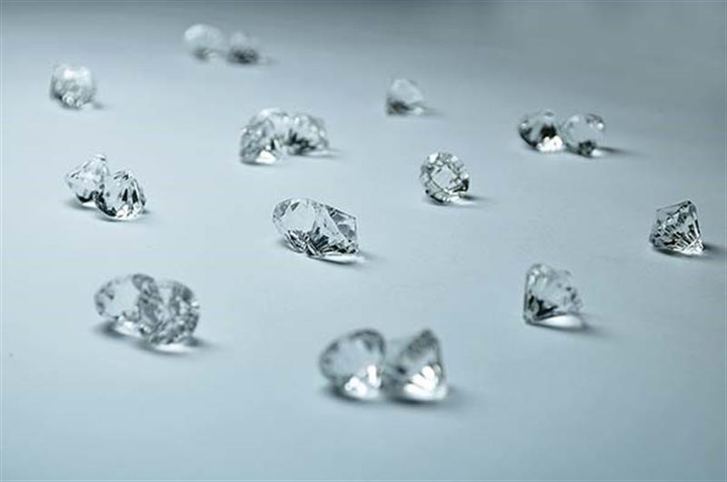 Receitas fiscais com diamantes sobem 5% para 14,7 mil milhões Kz em 2017