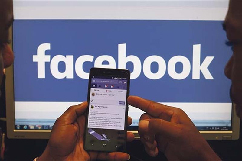 Angolanos apostam no Facebook e WhatsApp para criar negócios