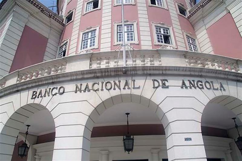 Banco Nacional de Angola leiloa 700 milhões USD em Setembro 