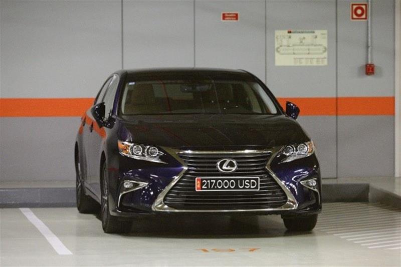 Lexus dos deputados custaram o dobro do valor do mercado