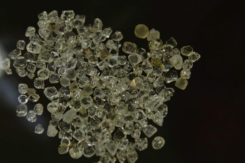 Doze empresas perdem direitos mineiros de explorar diamantes