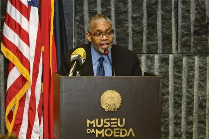Reserva Federal americana trabalha com Angola para regresso dos dólares