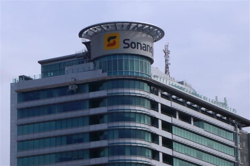 Sonangol 'despacha' participações em Bancos