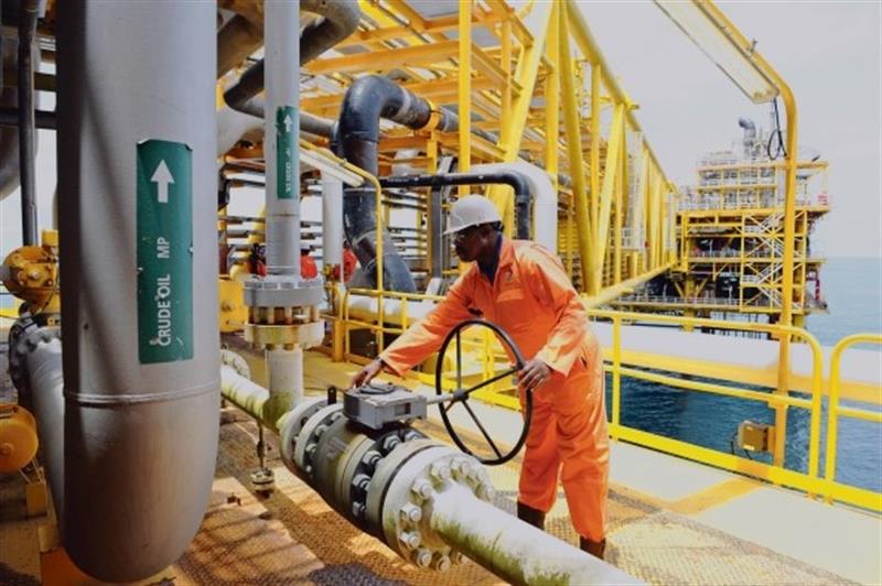Nigéria exige em tribunal 62 mil milhões USD a 5 petrolíferas