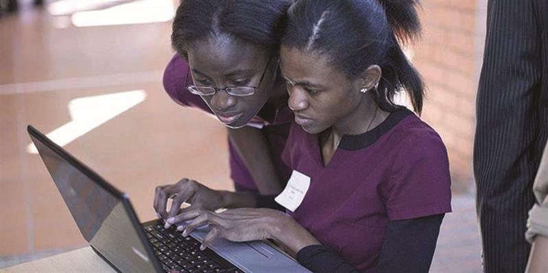 Abrindo o sector de tecnologia para as mulheres africanas