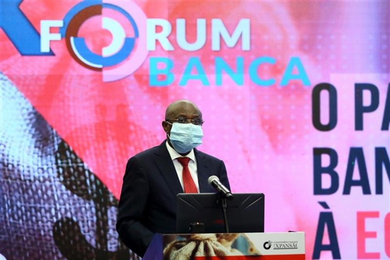 Manuel Nunes Júnior critica excesso de burocracia e a preferência de muitos bancos por grandes empresas