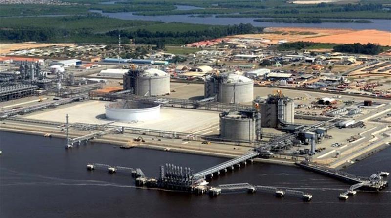 Angola LNG com carregamento de gás natural liquefeito para exportar até Outubro