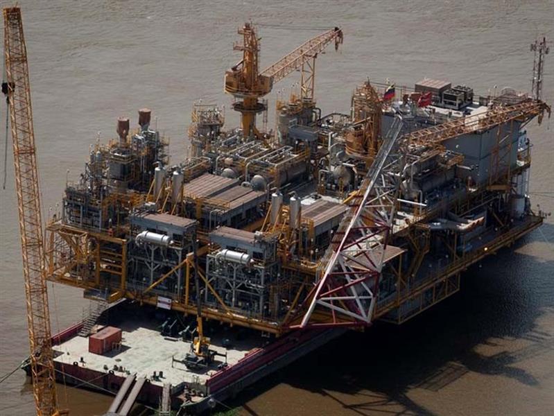 Angola aumenta produção de petróleo em Agosto em mais 24 mil barris por dia