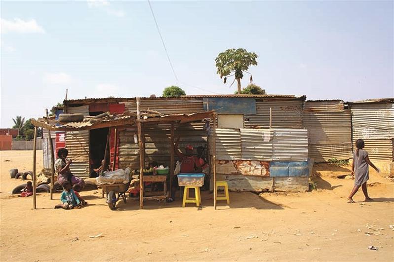 A armadilha da pobreza em Angola