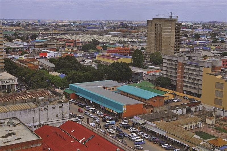 Situação da Zâmbia Fitch alerta para onda de descidas de rating na África Subsariana 