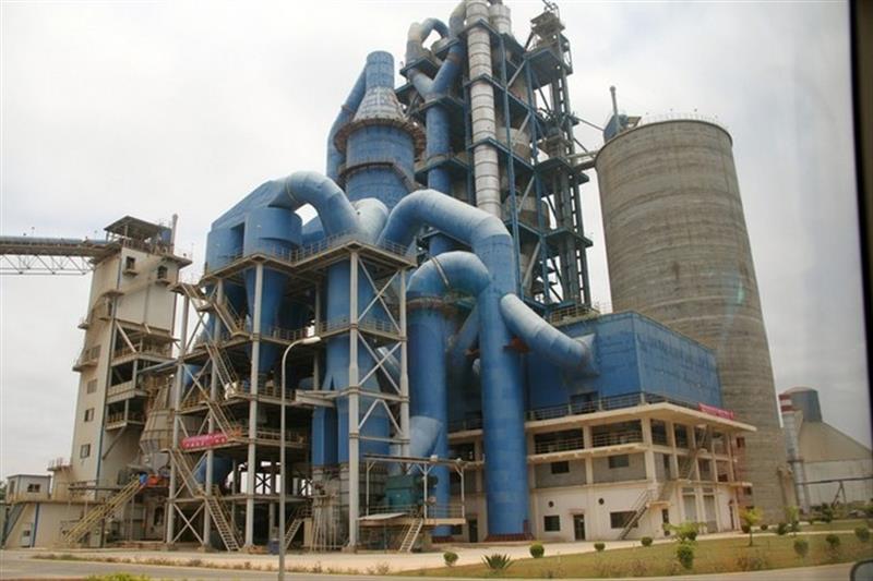 Crise no sector da construção no País estimula exportações de cimento