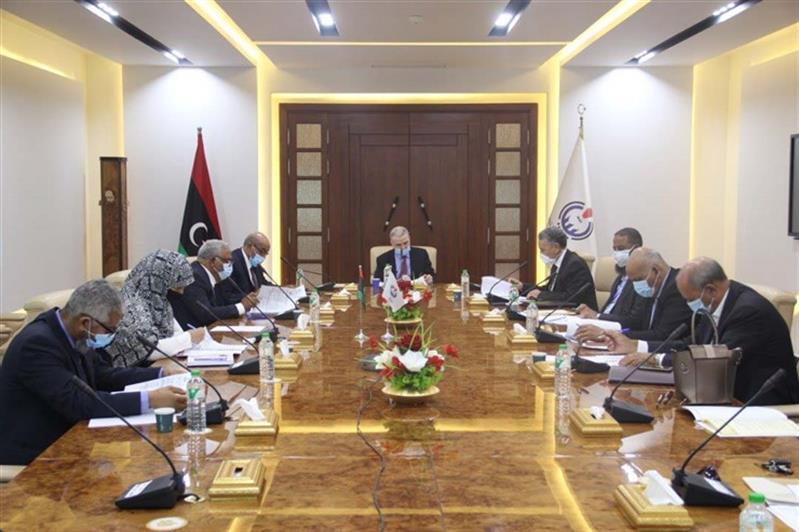 Líbia anuncia reabertura de último grande campo de petróleo