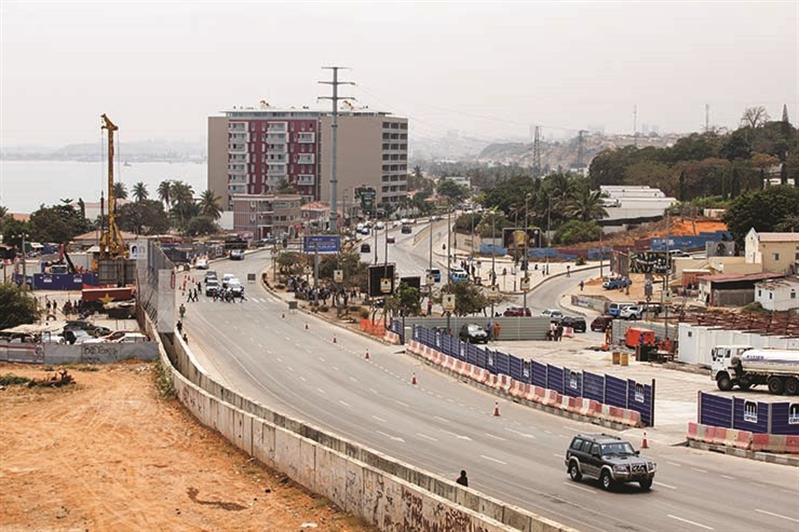 Estradas, mobilidade urbana em Luanda e centrais fotovoltaicas são prioridades para 2021